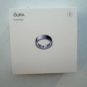 NWT Oura Ring 4, Silver, Size 6
